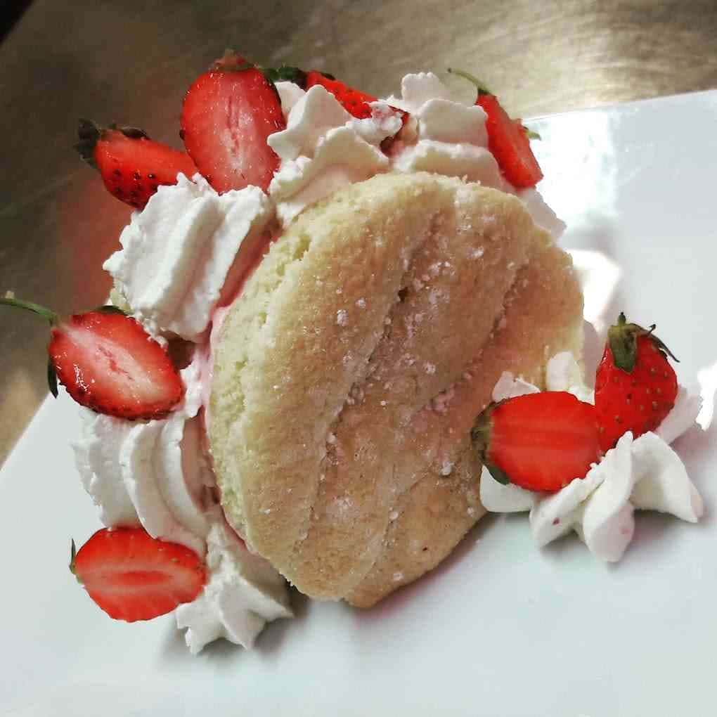 Photo d'une tarte aux fraises faite maison